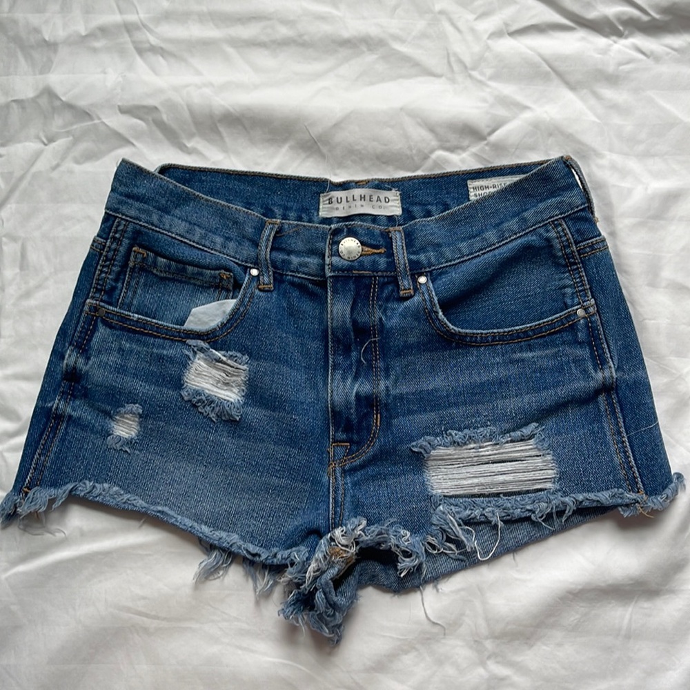 Bullhead Denim Co High Rise Blue Denim Short. SIZE 26.